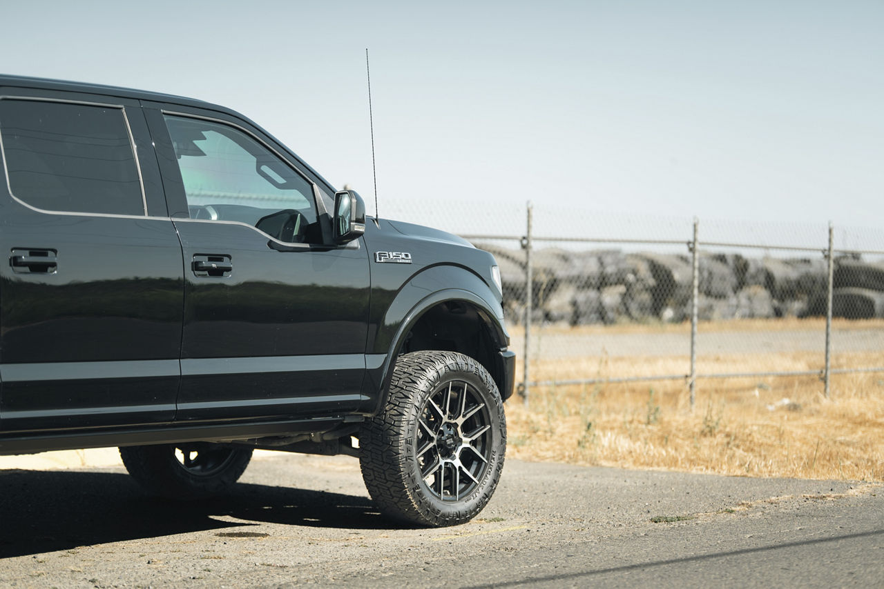 2015 Ford F150 - Moto Metal MASON - Black | Wheel Pros